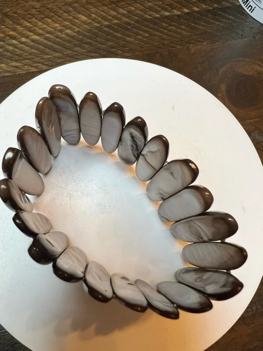 Neutral Brown Shell Stretch Bracelet - Picture 3 of 3